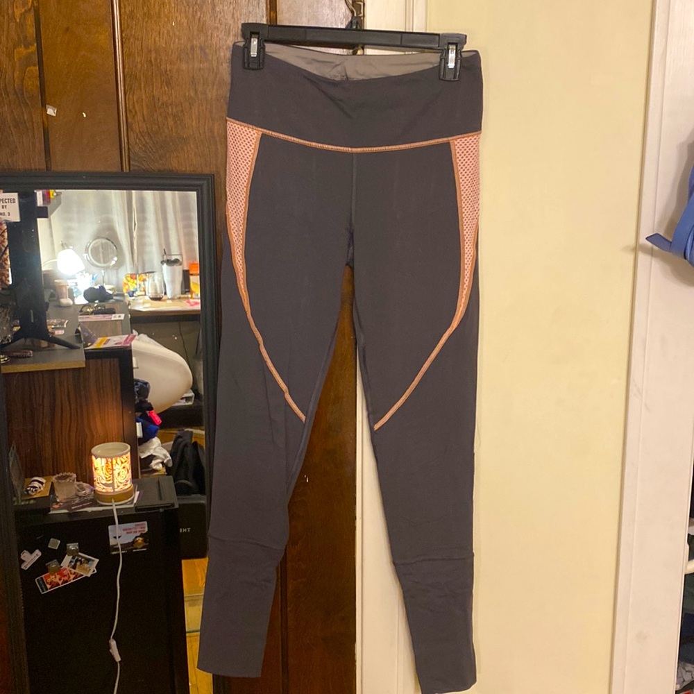 VSX Sport knockout tight leggings, size S